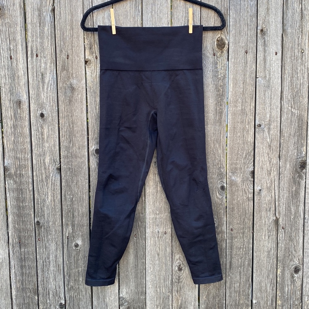 LNDR Nylon Navy Seamless 7/8 Heavyweight Leggings Size M/L